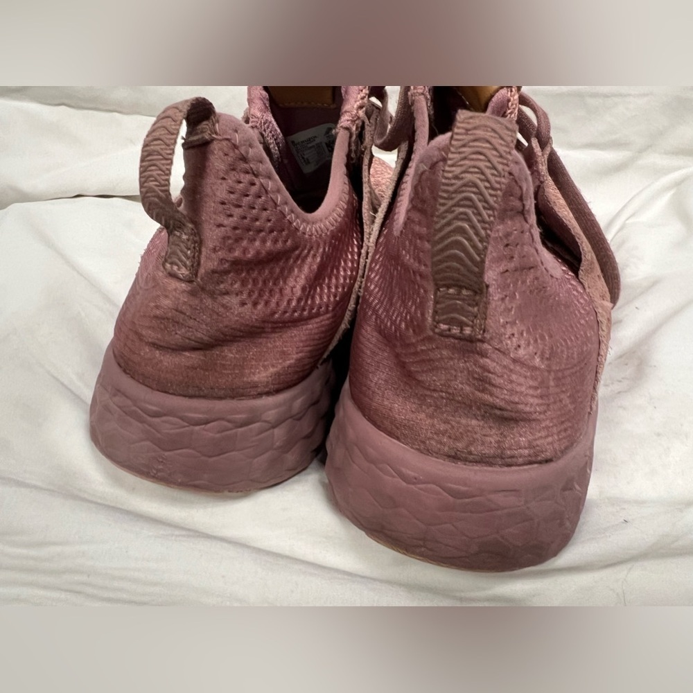 New Balance Women’s Athletic shoes, size 11 - Picture 4 of 12